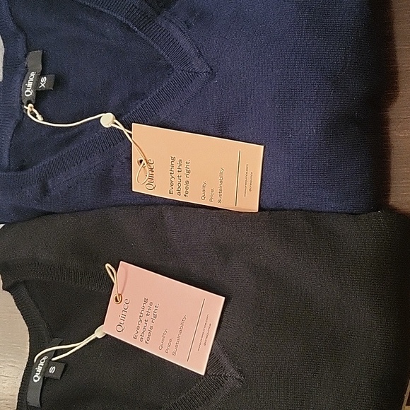 Quince Merino Wool V-Neck Sweater Long Sleeve Black or Navy Blue - Picture 8 of 8